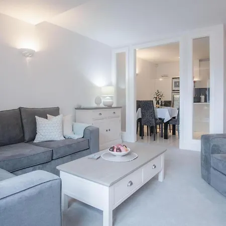 Minarvon - 2 Bedroom Apartment - Saundersfoot Exterior photo