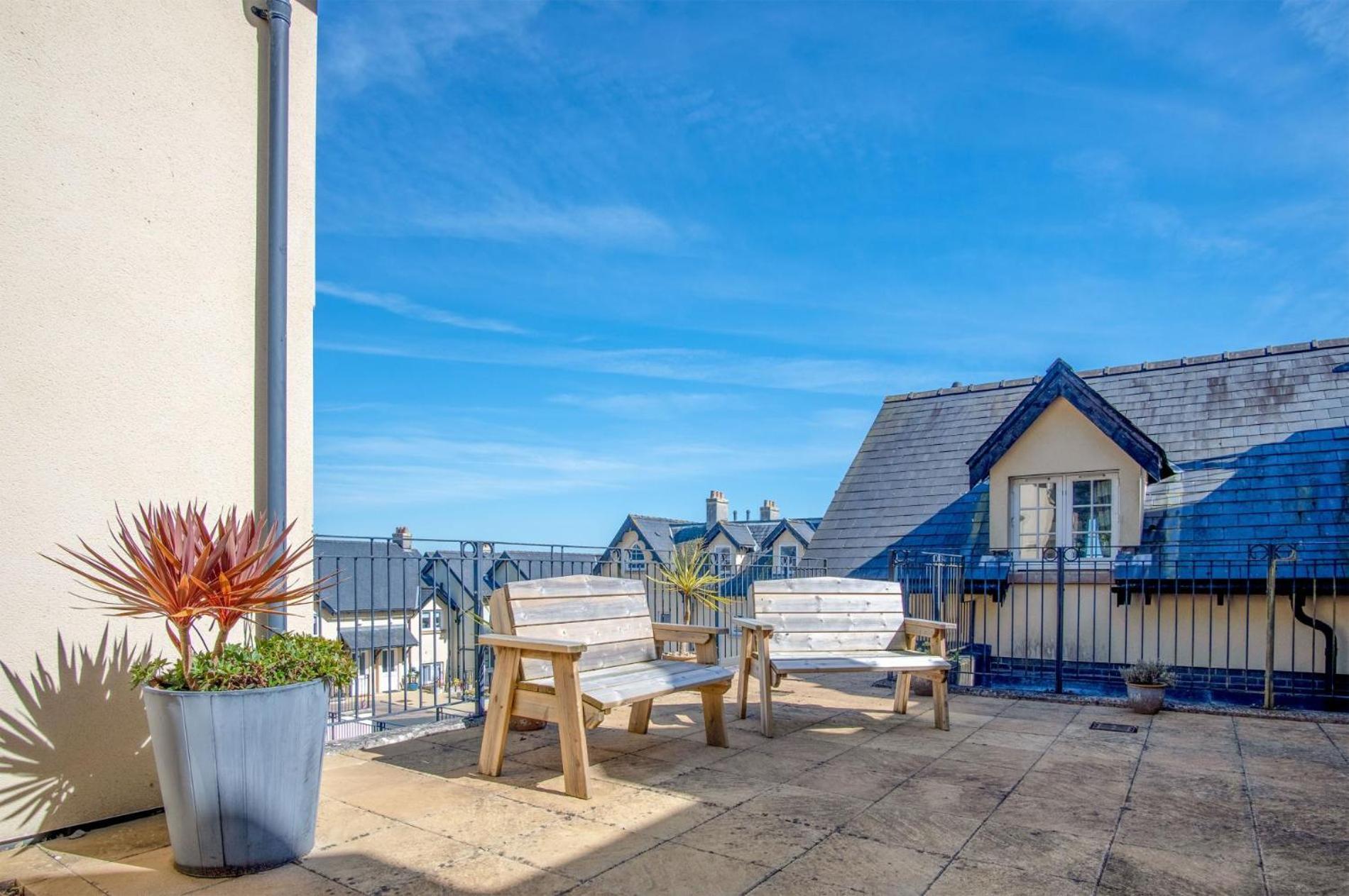 Minarvon - 2 Bedroom - *